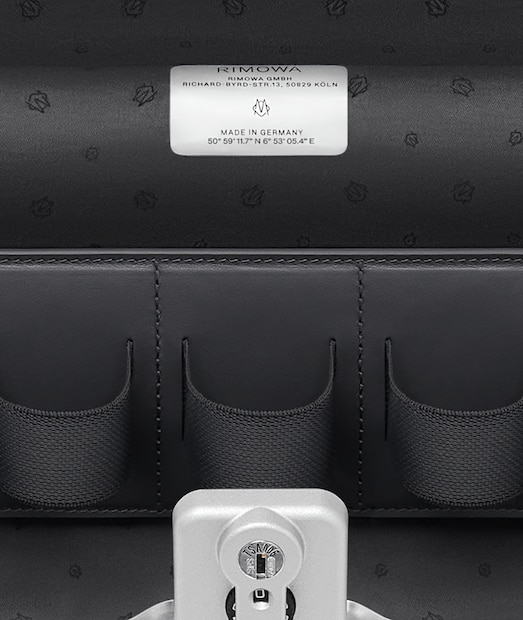 Rimowa cosmetic case deals