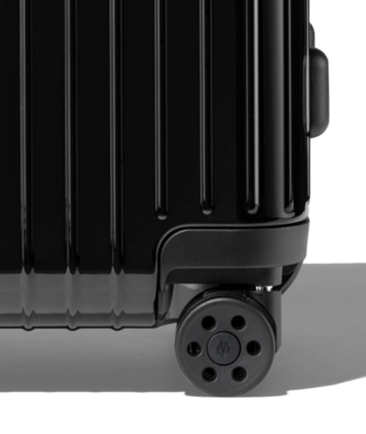 Essential Cabin Lightweight Carry-On Suitcase | Black Gloss | RIMOWA