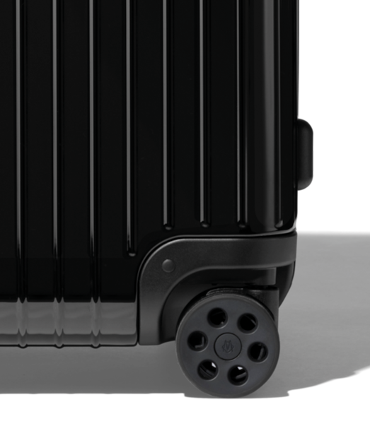 ESSENTIAL Trunk Plus 軽量スーツケース | グロスブラック | RIMOWA