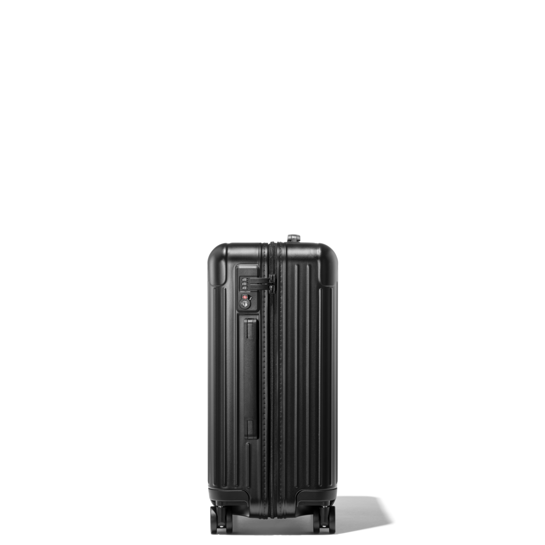 Essential Cabin 軽量機内持ち込みスーツケース | マットブラック | RIMOWA