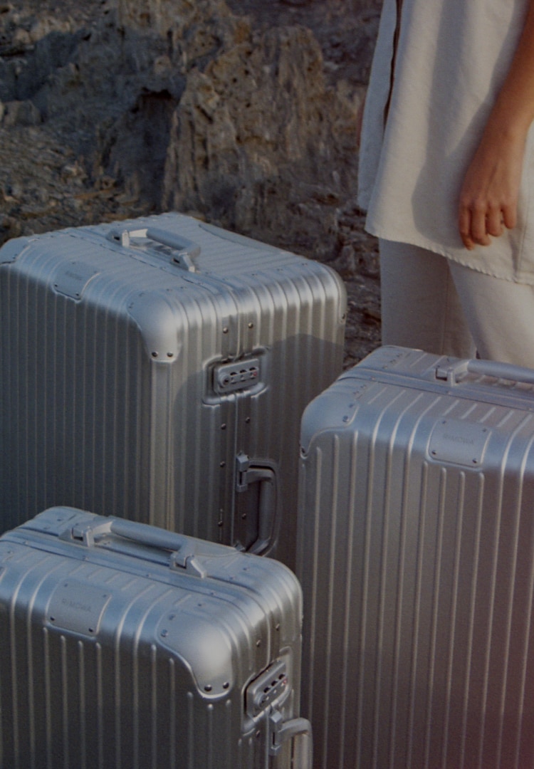 rimowa gold carry on